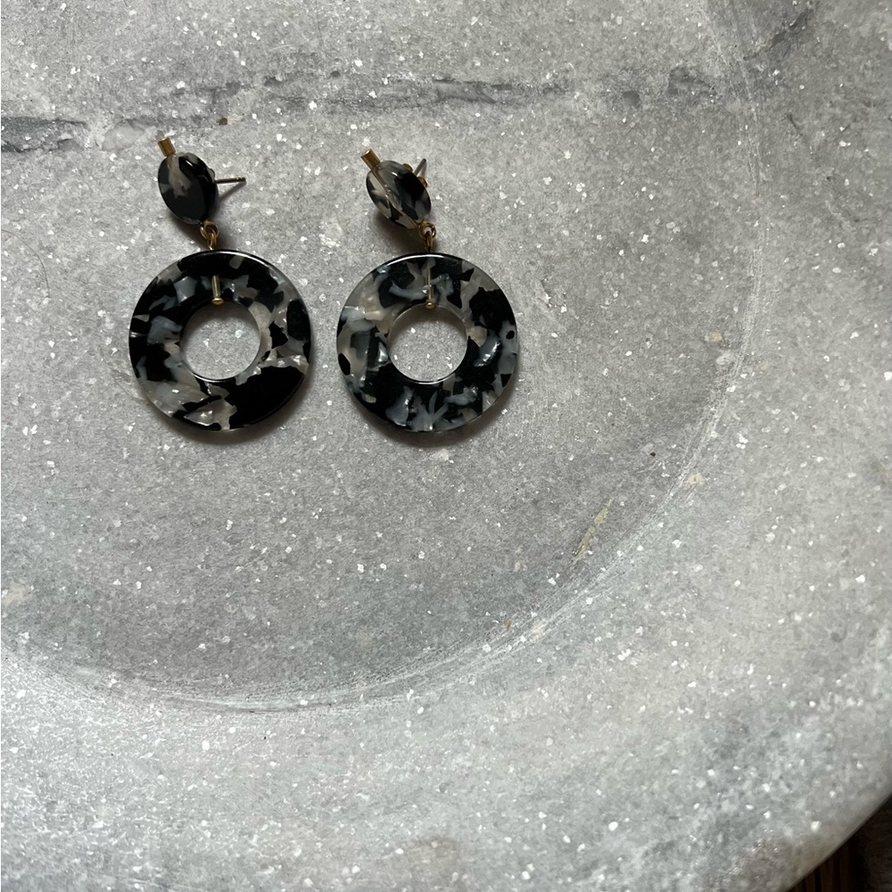Loft Earrings - Picture 2 of 6
